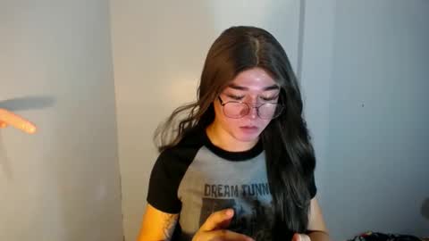 Snapshot of desirable_lorinexx chatting on January 2025 07:38:01 PM LORINE online show from January 2025 07:38:01 PM