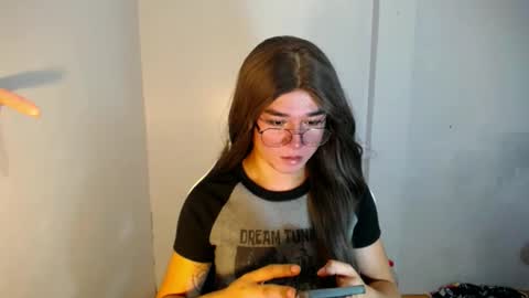 Snapshot of desirable_lorinexx chatting on January 2025 11:02:02 PM LORINE online show from January 2025 11:02:02 PM