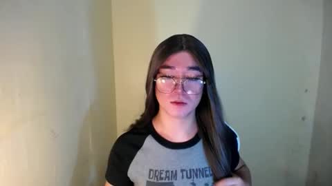 Snapshot of desirable_lorinexx chatting on January 2025 10:03:01 PM LORINE online show from January 2025 10:03:01 PM