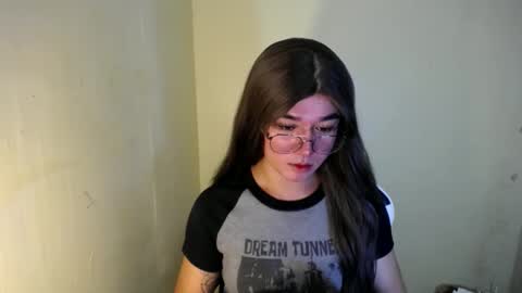 Snapshot of desirable_lorinexx chatting on January 2025 10:55:01 PM LORINE online show from January 2025 10:55:01 PM