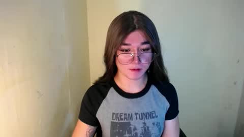 Snapshot of desirable_lorinexx chatting on January 2025 05:37:01 PM LORINE online show from January 2025 05:37:01 PM