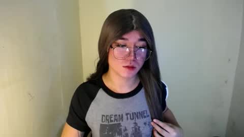 Snapshot of desirable_lorinexx chatting on January 2025 07:10:01 PM LORINE online show from January 2025 07:10:01 PM
