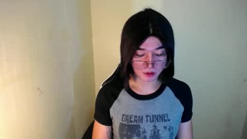 Snapshot of desirable_lorinexx chatting on January 2025 05:04:02 AM LORINE online show from January 2025 05:04:02 AM