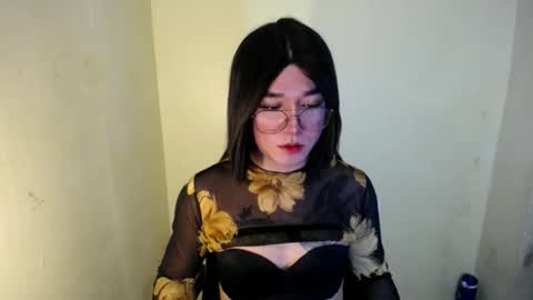 Snapshot of desirable_lorinexx chatting on January 2025 06:52:01 PM LORINE online show from January 2025 06:52:01 PM
