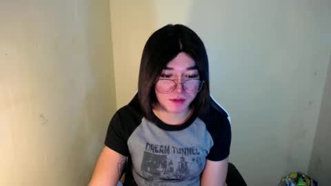 Snapshot of desirable_lorinexx chatting on January 2025 01:09:02 AM LORINE online show from January 2025 01:09:02 AM