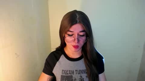 Snapshot of desirable_lorinexx chatting on February 2025 08:54:01 AM LORINE online show from February 2025 08:54:01 AM