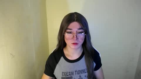Snapshot of desirable_lorinexx chatting on February 2025 02:12:01 PM LORINE online show from February 2025 02:12:01 PM