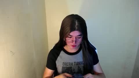 Snapshot of desirable_lorinexx chatting on February 2025 12:25:02 PM LORINE online show from February 2025 12:25:02 PM