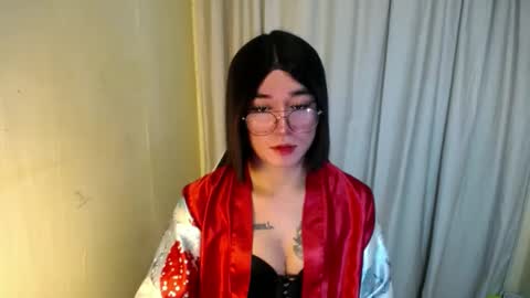 Snapshot of desirable_lorinexx chatting on March 2025 12:01:02 PM LORINE online show from March 2025 12:01:02 PM