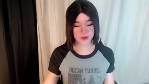 Snapshot of desirable_lorinexx chatting on March 2025 12:44:01 AM LORINE online show from March 2025 12:44:01 AM