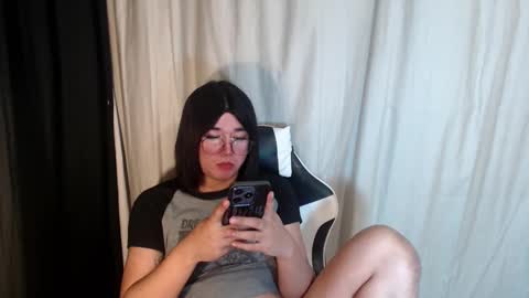 Snapshot of desirable_lorinexx chatting on March 2025 06:54:02 AM LORINE online show from March 2025 06:54:02 AM