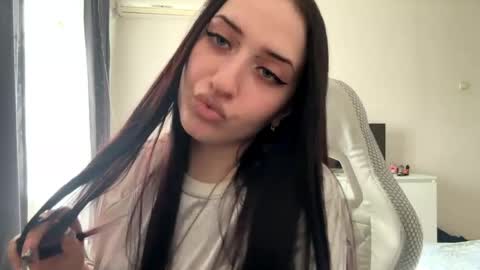 Kira online show from May 2026 02:12:01 PM