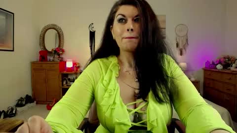 HellenMoon online show from March 2026 09:05:02 AM