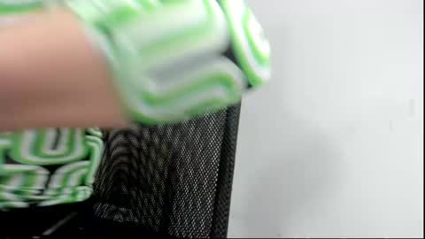 Snapshot of desirehugeboobs4you chatting on February 2025 03:04:02 AM Nicky online show from February 2025 03:04:02 AM