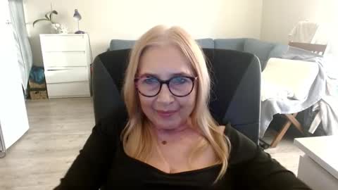 S O F I A online show from February 2025 02:40:01 PM