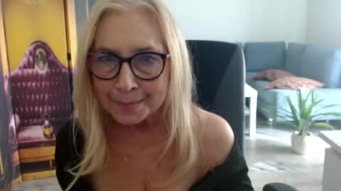 S O F I A online show from September 2025 02:09:02 PM