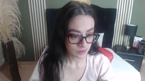 Snapshot of desiring__angel chatting on January 2025 06:39:01 AM Desiring Angel online show from January 2025 06:39:01 AM