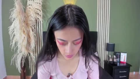 Snapshot of desiring__angel chatting on February 2025 04:35:01 AM Desiring Angel online show from February 2025 04:35:01 AM