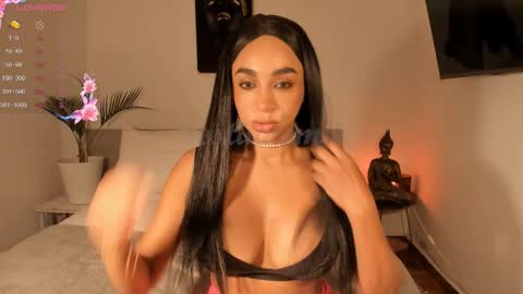 Destinne Mill online show from November 2025 10:29:01 AM