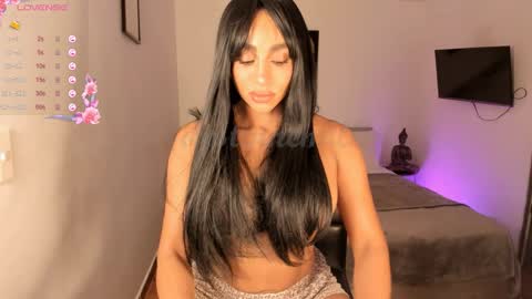 Destinne Mill online show from December 2025 11:15:01 AM