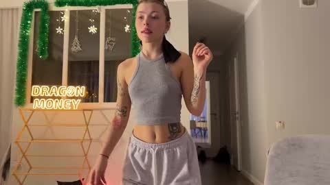 Snapshot of deva_alice chatting on December 2024 12:27:02 PM Id be happy to have a steamy stream girl online show from December 2024 12:27:02 PM