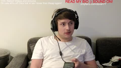 Snapshot of devantheplug chatting on December 2024 02:27:01 PM Devan online show from December 2024 02:27:01 PM