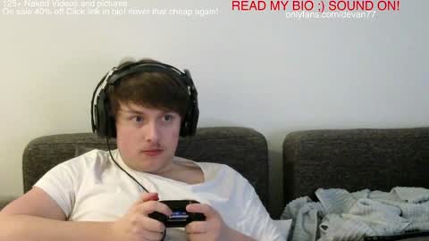 Snapshot of devantheplug chatting on January 2025 05:26:02 PM Devan online show from January 2025 05:26:02 PM