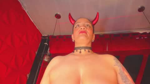 Snapshot of devil_taylorx chatting on September 2025 02:32:01 PM devil_taylorx online show from September 2025 02:32:01 PM
