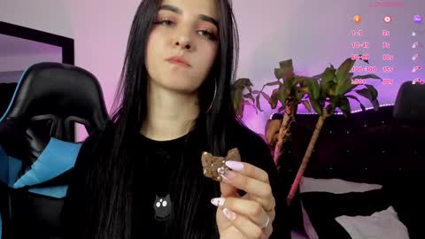 Snapshot of devlin_violet__ chatting on January 2025 06:15:02 AM PaulaInsta paulacastellanos 1Pvt open online show from January 2025 06:15:02 AM