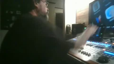 Mike Sounde online show from June 2026 04:04:02 AM