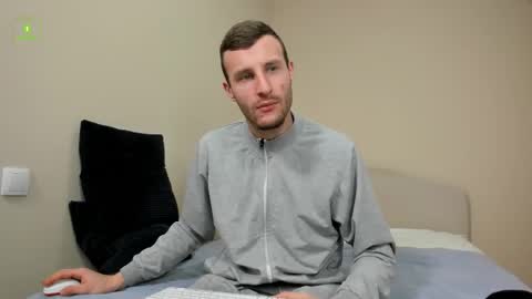 Snapshot of deymond_russo chatting on February 2026 06:42:01 AM deymond_russo online show from February 2026 06:42:01 AM