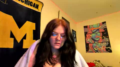 Snapshot of dezzydez354 chatting on February 2026 02:52:01 AM dezzydez354 online show from February 2026 02:52:01 AM