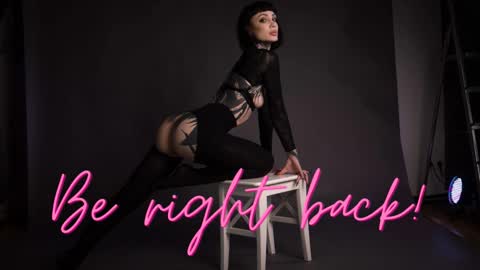 dgtlgrl online show from January 2026 02:55:02 PM