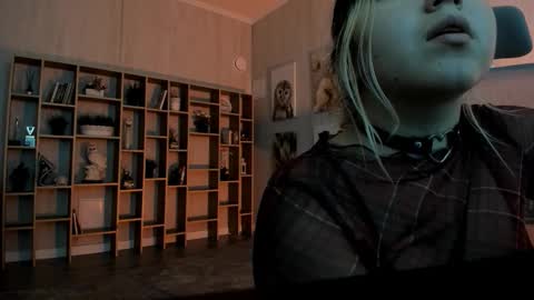 Snapshot of diaangell chatting on October 2025 06:43:01 AM Dia online show from October 2025 06:43:01 AM