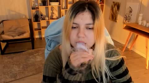 Snapshot of diaangell chatting on October 2025 12:16:01 AM Dia online show from October 2025 12:16:01 AM