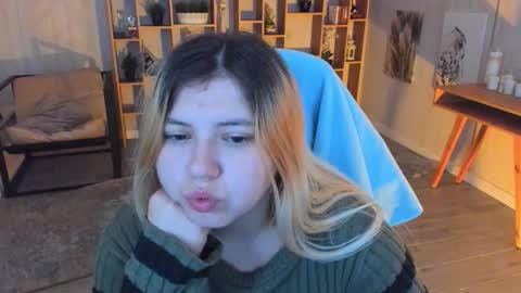 Snapshot of diaangell chatting on October 2025 07:42:02 PM Dia online show from October 2025 07:42:02 PM