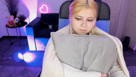 Snapshot of diaangell chatting on November 2025 11:59:01 PM Dia online show from November 2025 11:59:01 PM