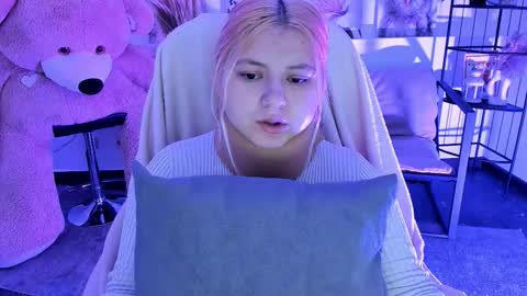 Snapshot of diaangell chatting on November 2025 07:02:01 PM Dia online show from November 2025 07:02:01 PM