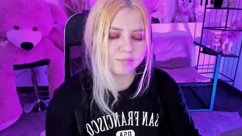 Snapshot of diaangell chatting on November 2025 10:54:02 PM Dia online show from November 2025 10:54:02 PM