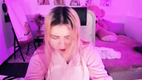 Dia online show from February 2026 07:23:01 PM