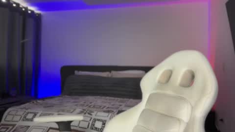 Diego online show from October 2025 08:40:02 PM