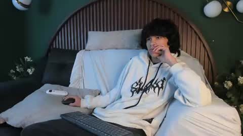 Snapshot of diamond_twink chatting on July 2026 07:17:02 AM diamond_twink online show from July 2026 07:17:02 AM