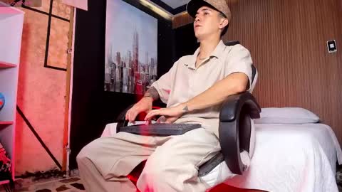 diamondss_1 online show from May 2026 08:38:02 PM