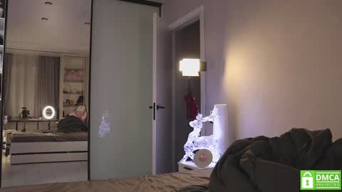 Diana Dolly D or just D   online show from January 2025 06:12:02 PM