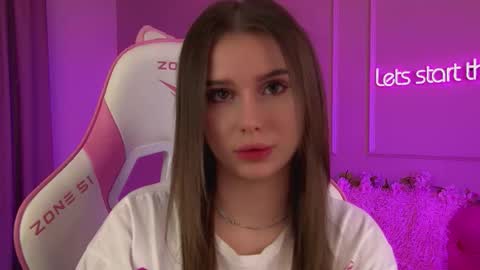 Diana online show from March 2026 06:01:02 PM