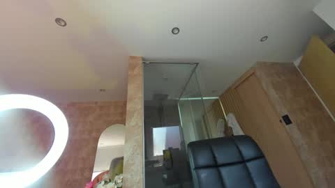 dianac1998 online show from December 2024 04:34:01 PM