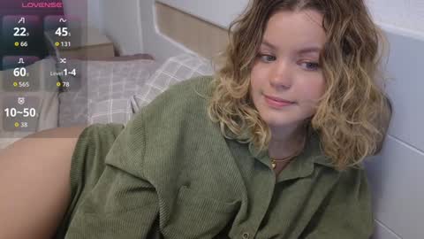 Snapshot of dianaholiday chatting on September 2025 01:46:01 PM Olga online show from September 2025 01:46:01 PM