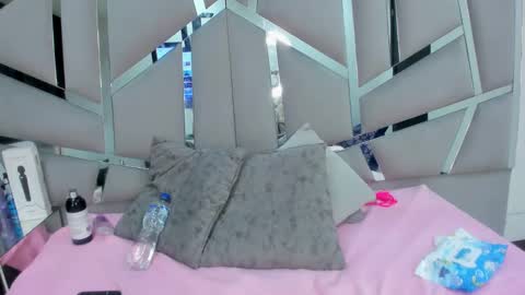 Snapshot of dianarous chatting on December 2024 09:07:02 AM dianarous online show from December 2024 09:07:02 AM