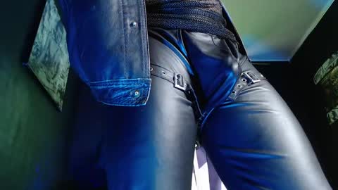 DICAPRIO online show from April 2026 06:33:02 PM