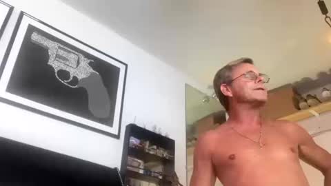 Snapshot of dickgiggler chatting on October 2025 09:09:01 AM Sparkx online show from October 2025 09:09:01 AM